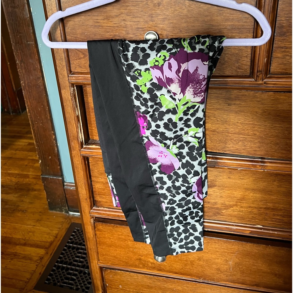 2x LuLaRoe Brave Athleisure leggings
